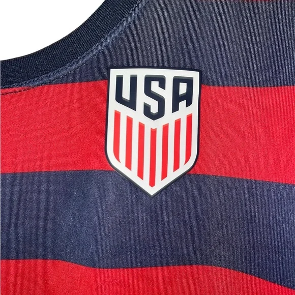 Nike Women’s team USA Dri-Fit T shirt - Picture 2 of 4